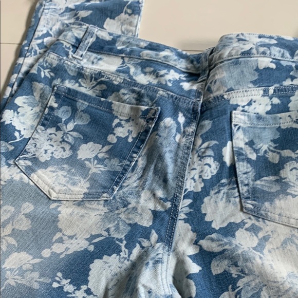 Faded Glory Floral Blue Jeans - Picture 4 of 7